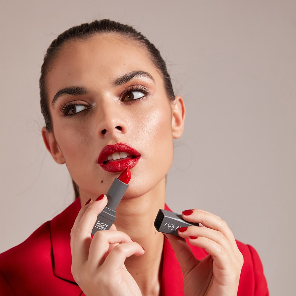 رژلب جامد کرمی الکس اوین